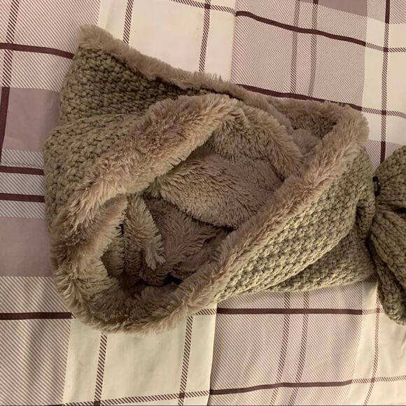 Knit winter hat & scarf set - Picture 2 of 5